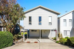 Exterior - Heroes Rest—Family Beachside Living with Firepit (Middleton)