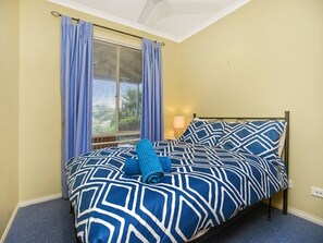 3 bedrooms, iron/ironing board, WiFi, bed sheets