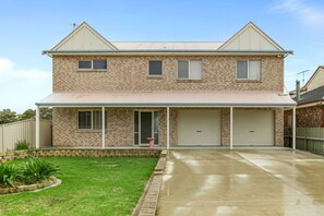 Exterior - Hindmarsh Hideaway-—Waterfront Pet-friendly Living (Hindmarsh Island)