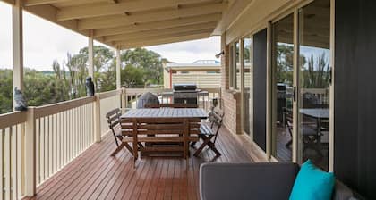 Hindmarsh Hideaway- Waterfront, pet friendly, NBN,