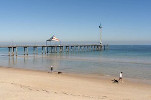 Beach nearby - Brighton Beachfront Sanctuary - Retro Coastal Charm (Brighton)
