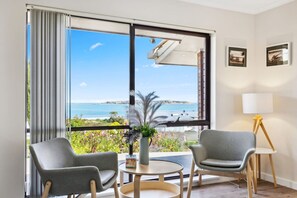 Interior - The Views Beach House, Pet friendly, WiFi (McCracken)