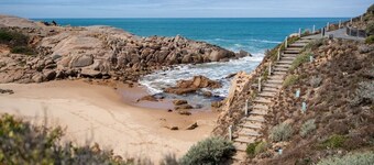 South Seas 5- Absolute Beachfront, Wifi, Views