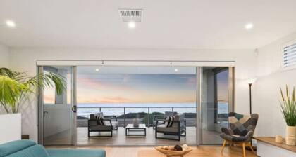 Ocean At Seaford- Beachfront Luxury-Free Wifi