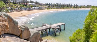 Boomer Beach Retreat- 3 BRM - Family Friendly