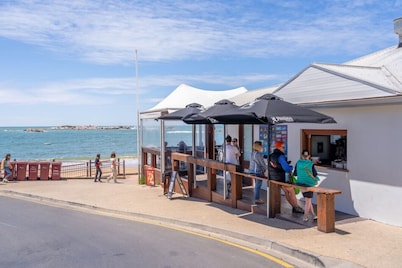 Beachfront Views at Southern Sands- WIFI