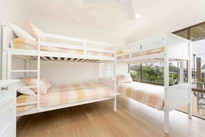 4 bedrooms, desk, iron/ironing board, WiFi