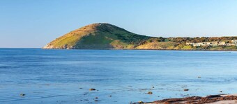 Frankies Beach House, family and pet friendly