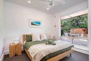 3 bedrooms, desk, iron/ironing board, WiFi