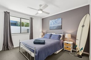 5 bedrooms, desk, iron/ironing board, WiFi