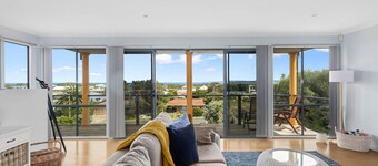 Hazel Beach House with ocean views