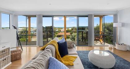 Hazel Beach House with ocean views