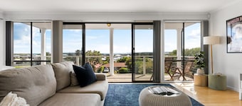 Hazel Beach House with ocean views