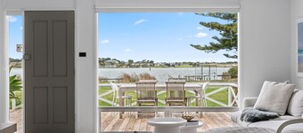 Percys Place- Waterfront, pet and family friendly