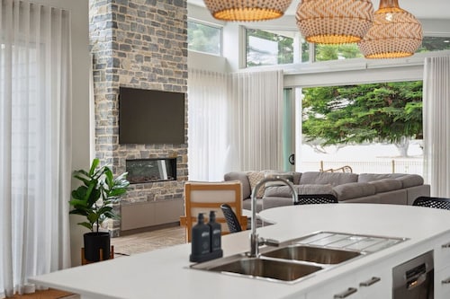Fairview Greens—A Refined Golf Course Retreat