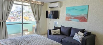 Pool, Park & Ocean - Centro Home