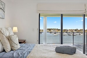 3 habitaciones, escritorio, tabla de planchar con plancha y wifi 