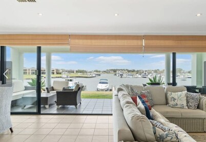 Marina Views—Waterfront Family Escape with Dock
