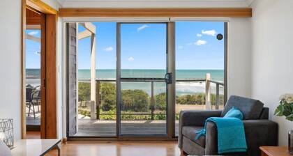 Norfolks Beachfront CottageâSimple Seaside Living