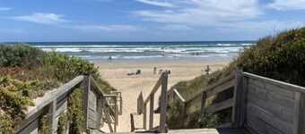 Lil Blue Surf Shack—A Playful Coastal Hideaway