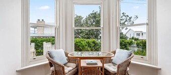 Halcyon—Heritage Cottage on The Strand