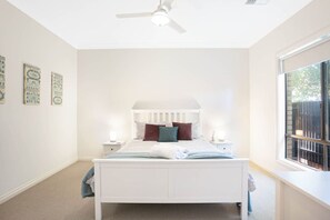 3 dormitoris, escriptori, planxa i posts de planxar i wifi gratuïta 