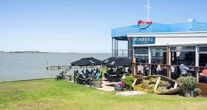 Brooking`s Perch, Walk to Shops & River, WiFi