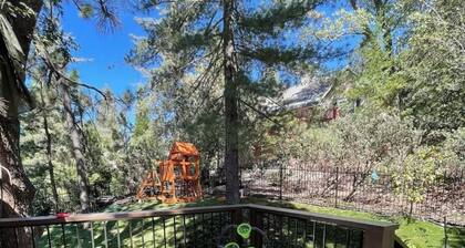 Fantastic 4-bedroom cabin. Amazing Game Room.