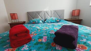 1 chambre, lit parapluie, Wi-Fi gratuit, draps fournis