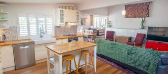 Bylund Cottage – Historic Charm in the Heart of Albany