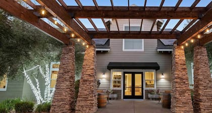 Wineries? Golf? Perfect stay.