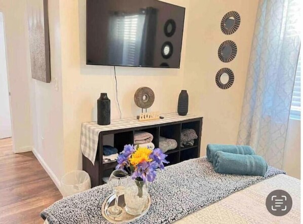 3 quartos, ferros/tábuas de passar roupa, Wi-Fi, roupa de cama