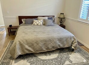 3 bedrooms, iron/ironing board, WiFi, bed sheets - Beautiful 3-bedroom house with WiFi and AC in peaceful neighborhood (Fresno)