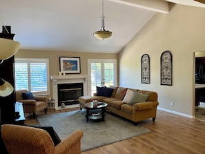 Smart TV, fireplace, DVD player, books