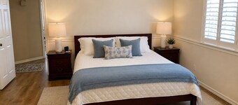 Beautiful 3-bedroom house with WiFi and AC in peaceful neighborhood