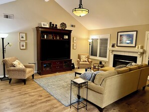 TV, fireplace