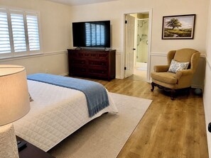 3 bedrooms, iron/ironing board, WiFi, bed sheets - Beautiful 3-bedroom house with WiFi and AC in peaceful neighborhood (Fresno)
