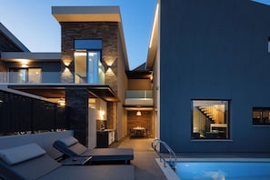 Deluxe Villa, 2 Bedrooms, Non Smoking, Poolside