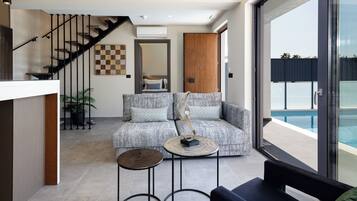 Vila clássica, 2 quartos, para não fumantes, piscina particular | Cofres nos quartos, cortinas blackout, ferros/tábuas de passar roupa