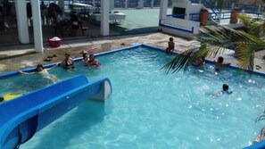 2 piscinas al aire libre