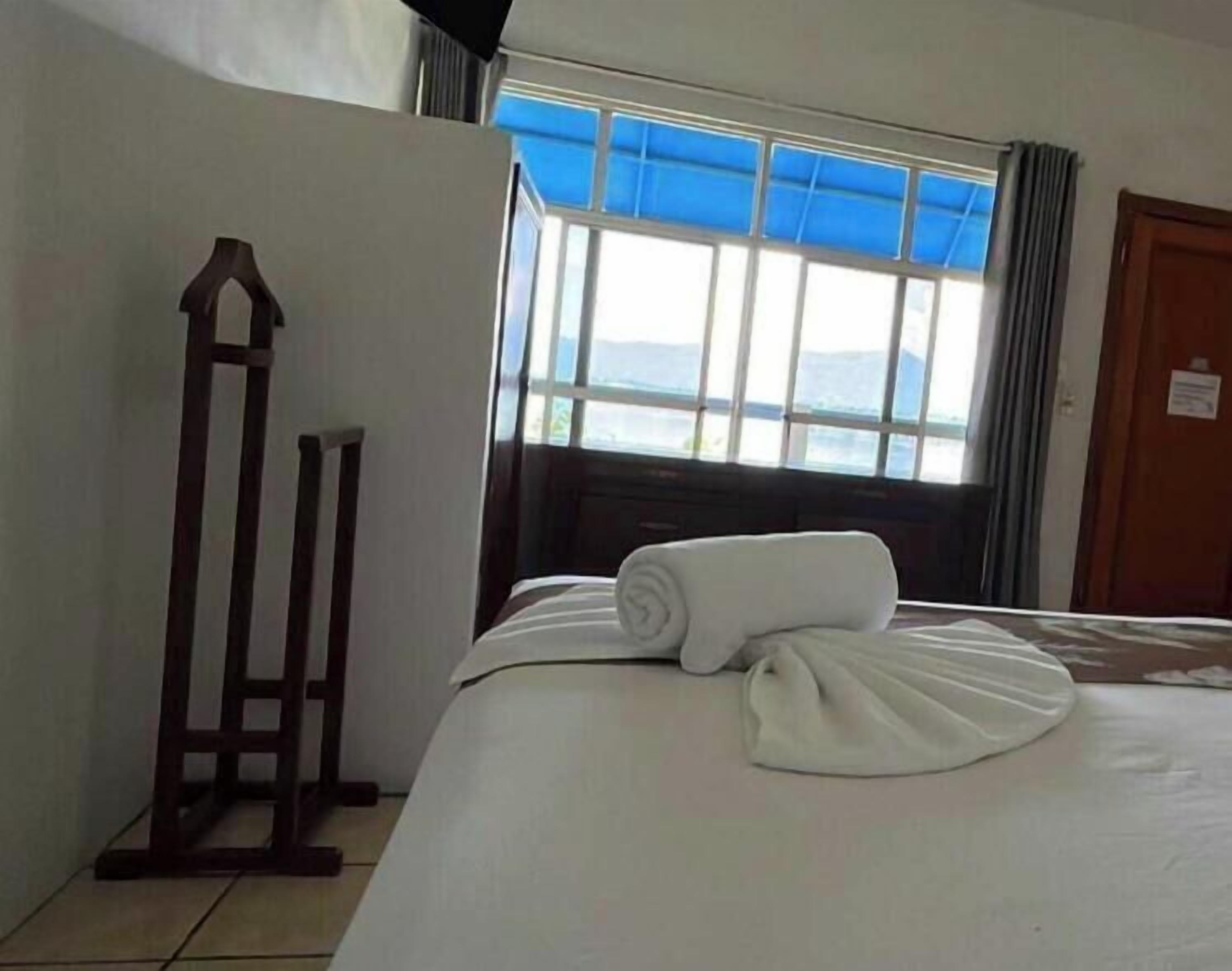 Habitación básica doble, vistas al lago