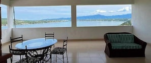 Suite estudio, vistas al lago | Terraza o patio