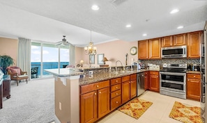 Condo, 1 King Bed with Sofa bed (Palazzo 1405) | Private kitchen