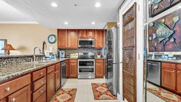 Condo, 1 cama King size y sofá cama (Palazzo 1405) | Cocina privada