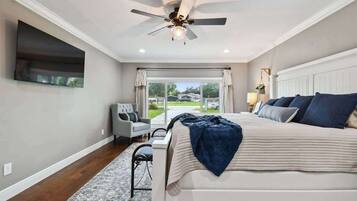 Ferienhaus, Mehrere Betten, Veranda, Gartenblick (907 Crenshaw Lake Rd) | 4 Schlafzimmer, individuell dekoriert, individuell eingerichtet