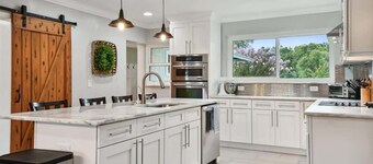 Spacious 4 Bedroom Entire Home, Tampa, Fire Pit