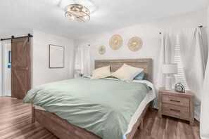 House, Multiple Beds, Pool Access, Pool View (13501 Whitby Rd) | 3 bedrooms, individually decorated, individually furnished, bed sheets