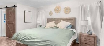 Hudson Retreat, 3 Bedroom Pool Home!