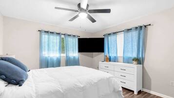 3 bedrooms, individually decorated, individually furnished, bed sheets