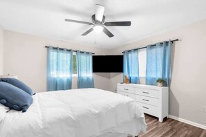 3 bedrooms, individually decorated, individually furnished, bed sheets